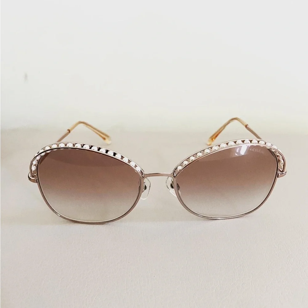 Authentic Chanel sunglasses with pearls, limited. - Picture 2 of 11